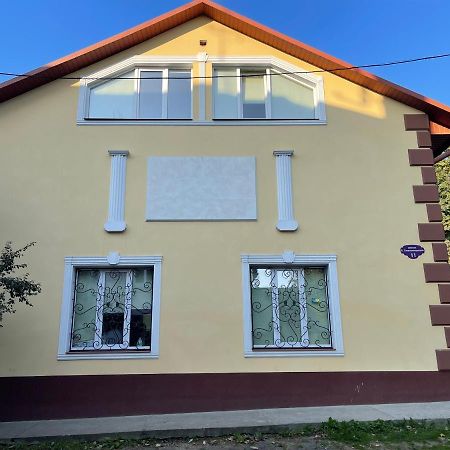 У Поттера Hostel Cernăuți Exterior foto